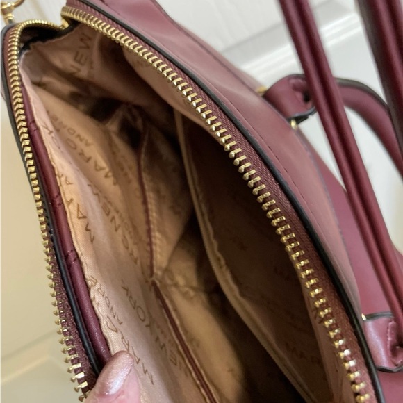 Marc New York ANDREW MARC Crossbody in Wine Color - Picture 5 of 7